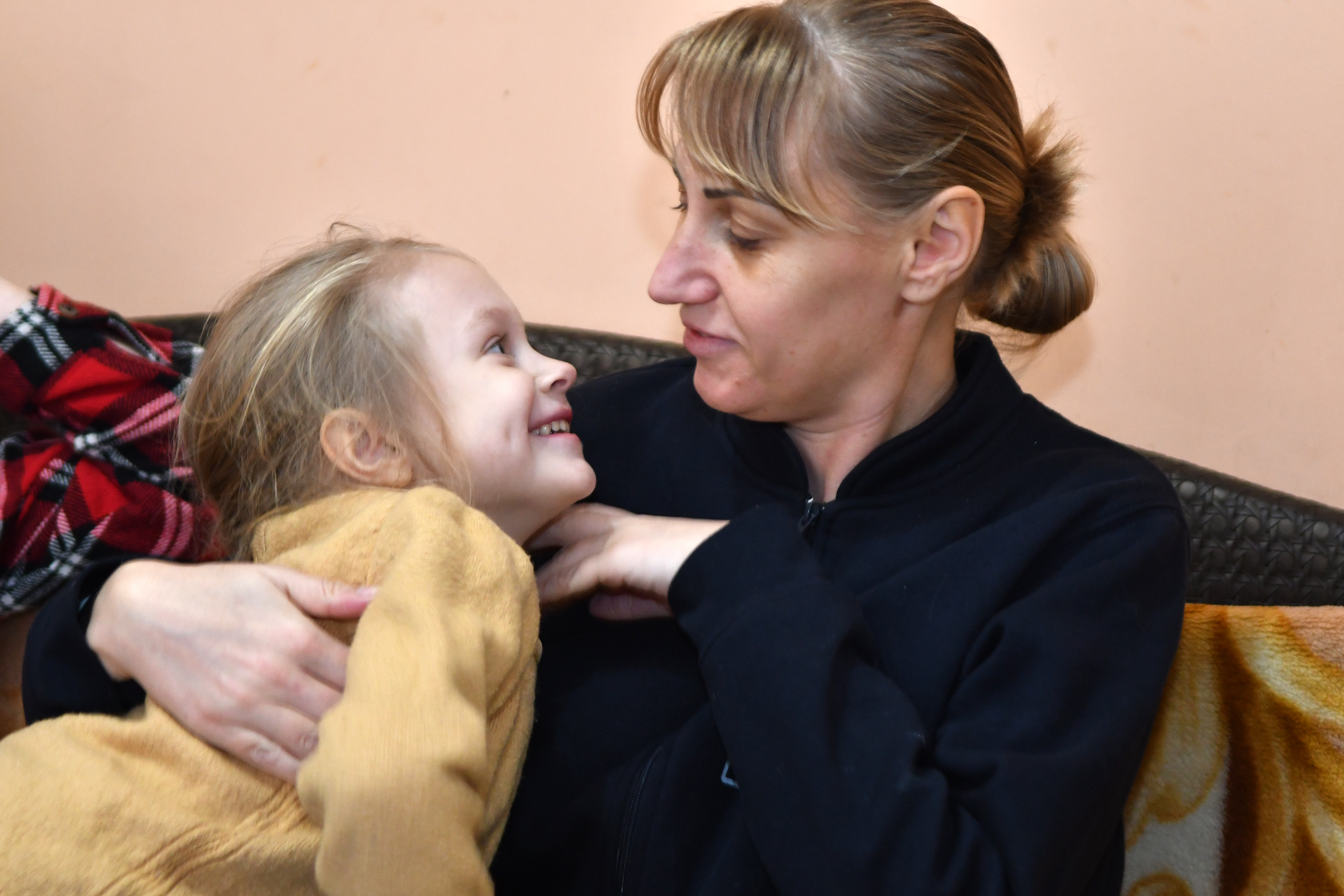 Natalia cu fiica ei Elena. Credit foto: Nadejda Roșcovanu, UN Women Moldova