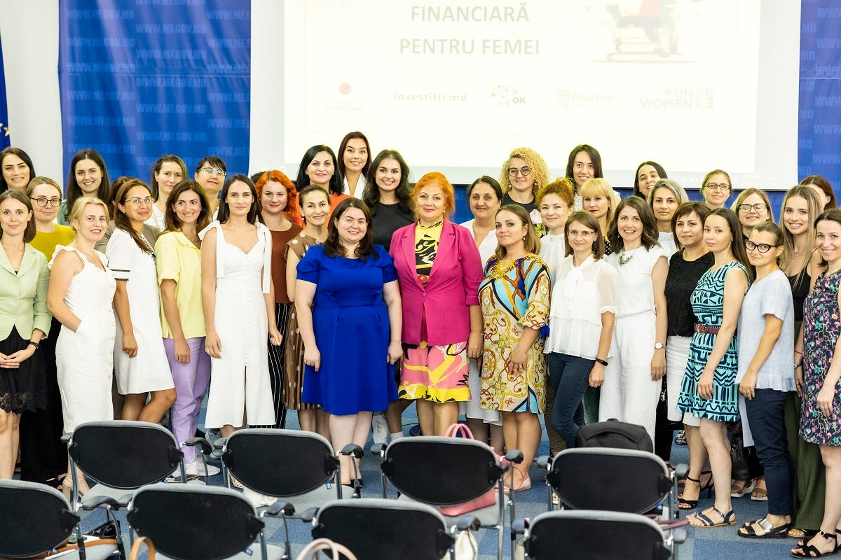 Bani la Feminin