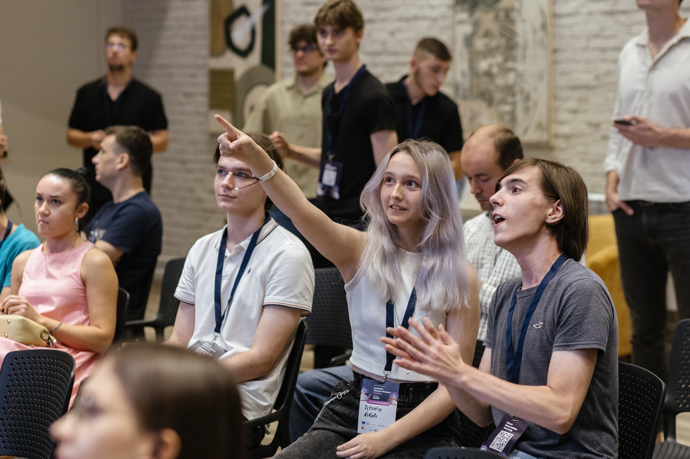Techstars Startup Weekend Chișinău face parte din ecosistemul mai larg Techstars, care sprijină antreprenorii și antreprenoarele prin mentorat, finanțare și oportunități de networking. În perioada 13-15 septembrie 2024, timp de trei zile, participanții și participantele și-au prezentat ideile, au format echipe și au lucrat intens pentru a dezvolta idei de afaceri. Această ediție s-a concentrat pe încurajarea mai multor fete și femei să inițieze afaceri bazate pe tehnologie, în special utilizând inteligența
