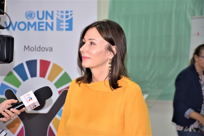 Loreta Handrabura, dr. în filologie, expertă în politici de gen și una din autorii Ghidului. Credit: UN Women Moldova